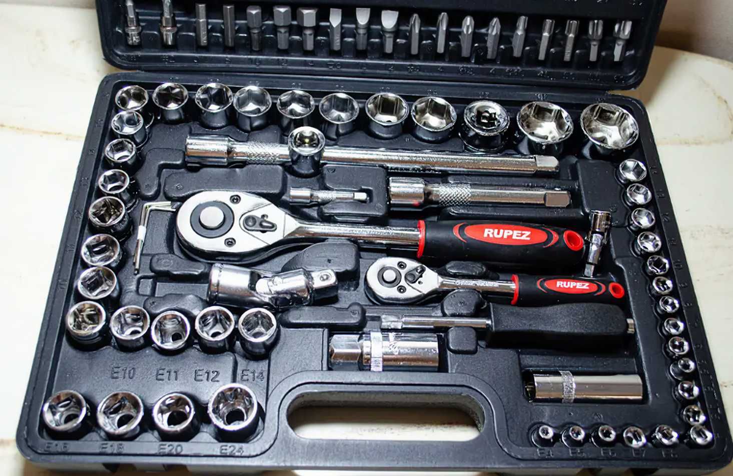Набор инструментов для гаража головки ключи трещетки 108шт в чемодане