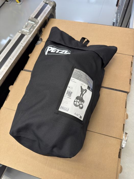 Petzl AVAO FAST black Europeu NOVO