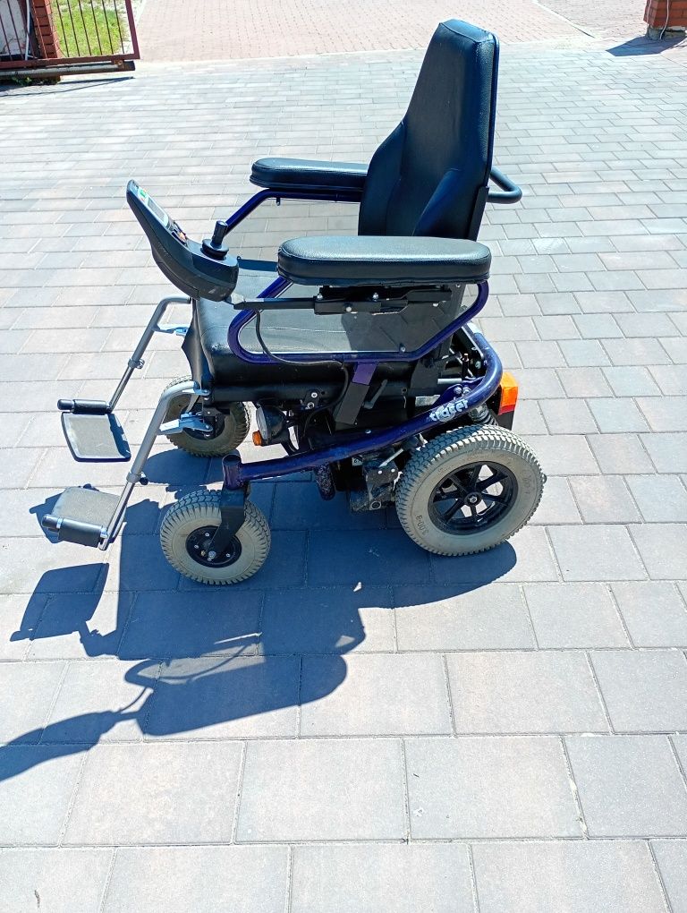 Wózek inwalidzki elektryczny Wermeiren Tracker