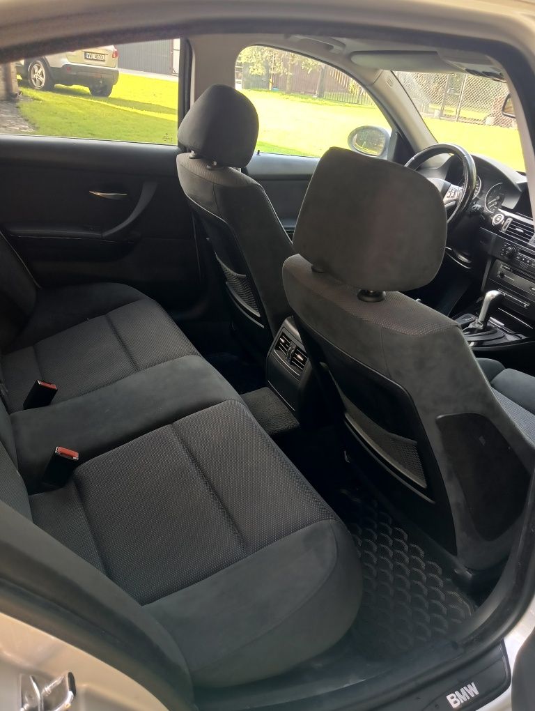 BMW E90 325i 2005
