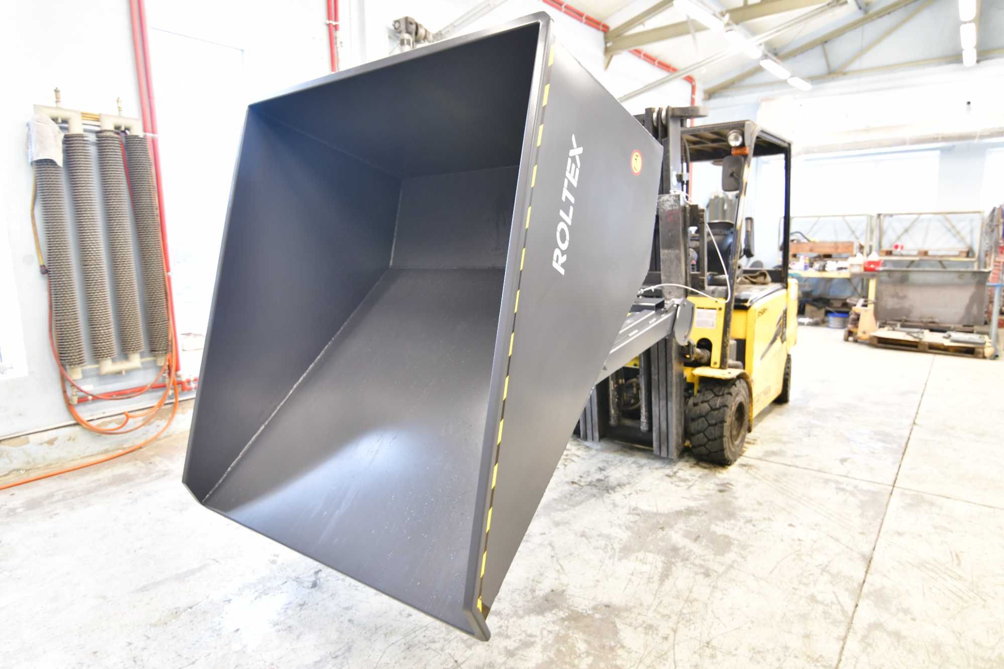 Kontener 1500 L / Kontener samowyładowczy / Pojemnik metalowy