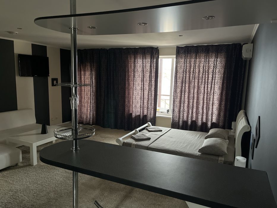 Отель на березі Дніпра