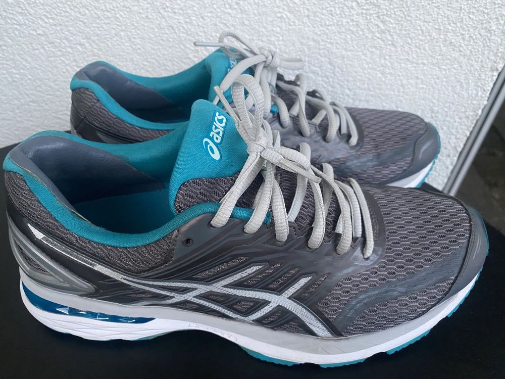 Кросівки ASICS