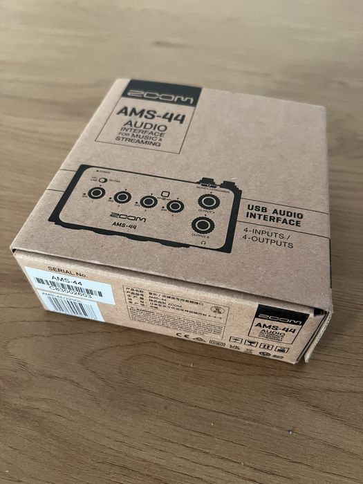 Zoom AMS-44 interface de áudio