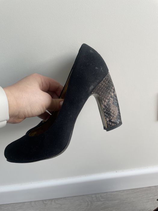 Туфлі весняні лаковані на шпильці