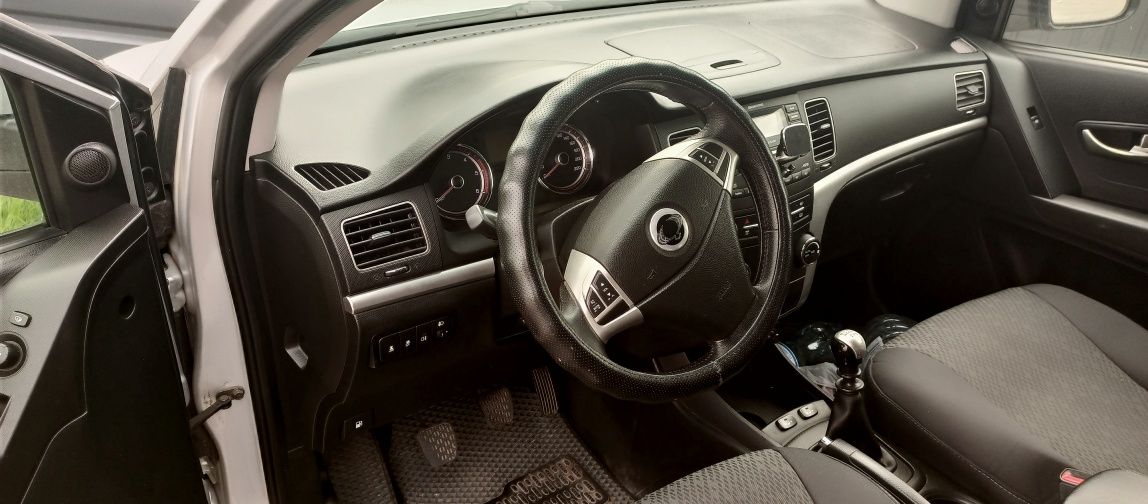 SsangYong Korando 2011 Кросовер