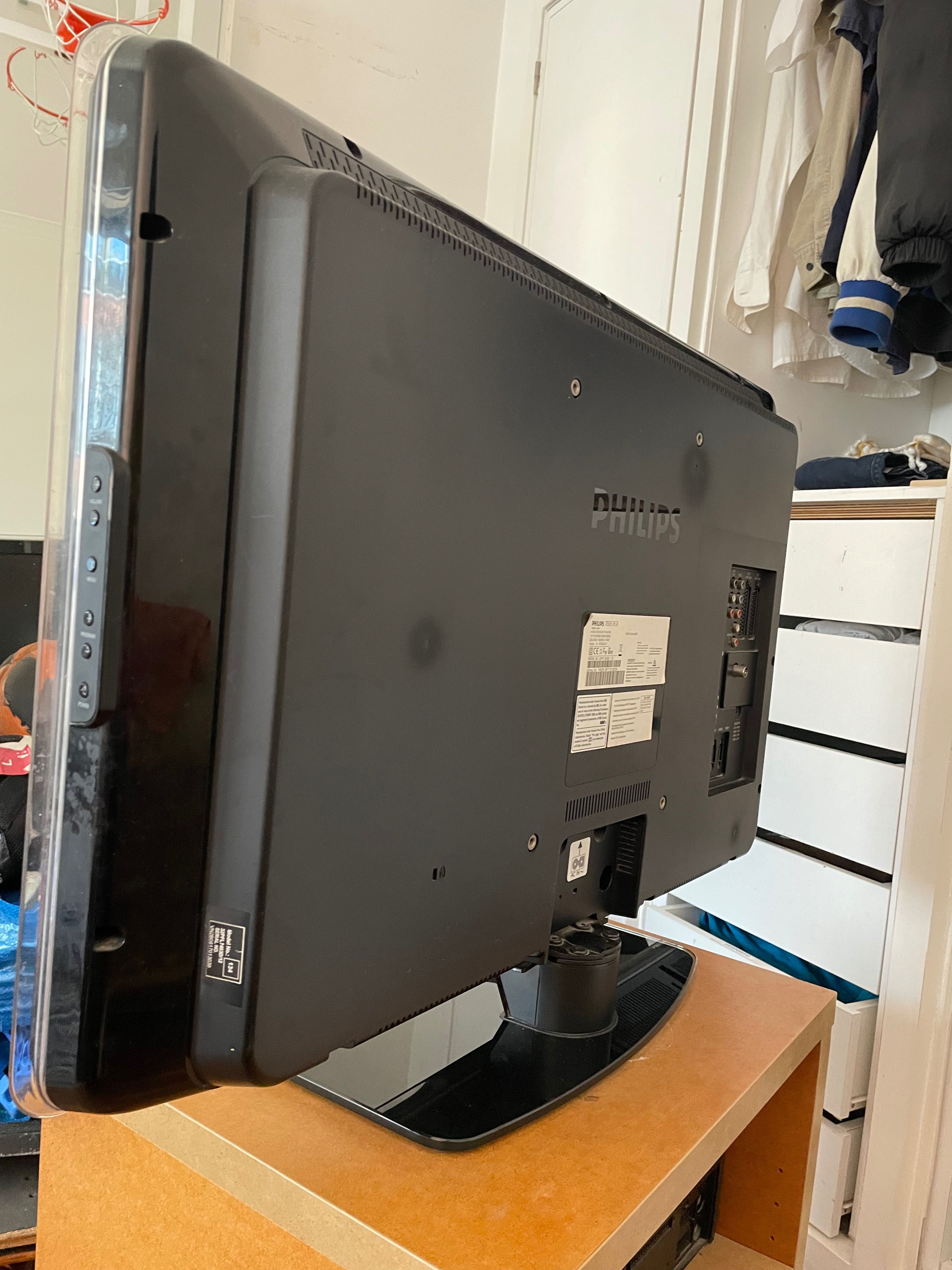 Televisão / TV Philips Modelo 32PFL7403D/12