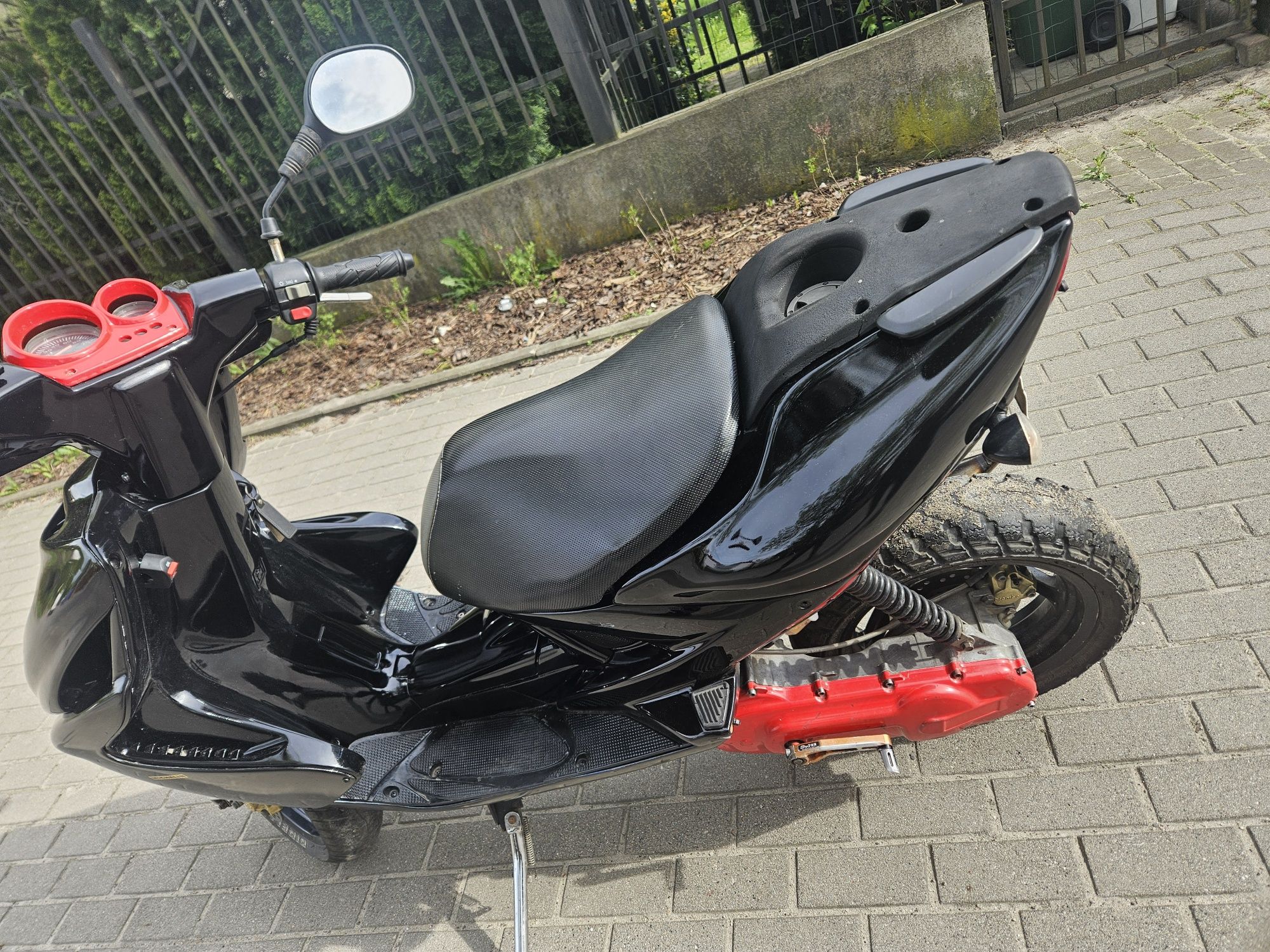 Yamaha Aerox 50/70 Sport Super Stan Zobacz Black Edition Robi Wrażenie