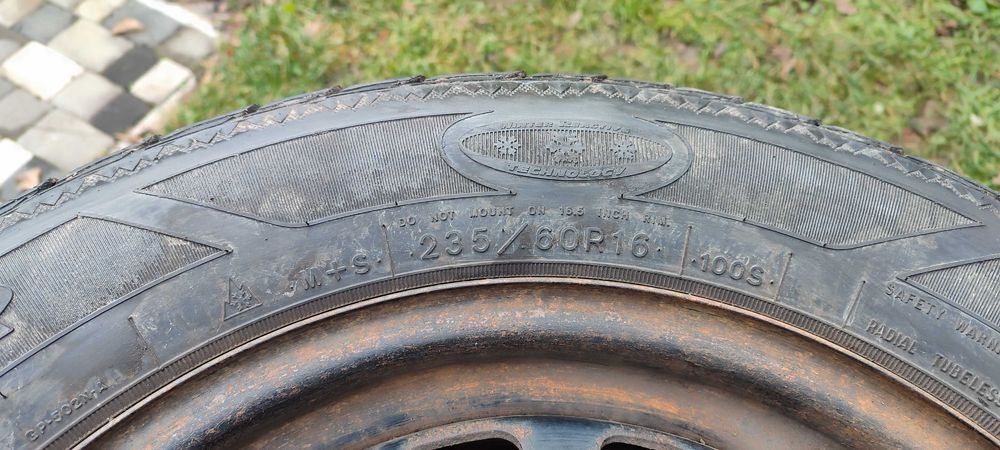 Зимні шини Goodyear R16 235*60 5*112  дисками