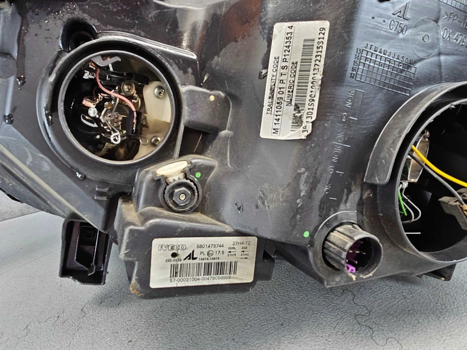 Iveco Daily IV 2014-19r. Lampa Przód Przednia Prawa Europa Oryginał