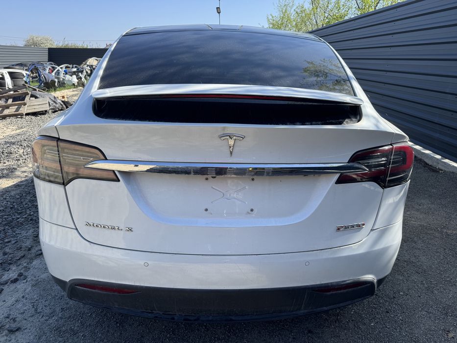 Tesla model x p100d розборка