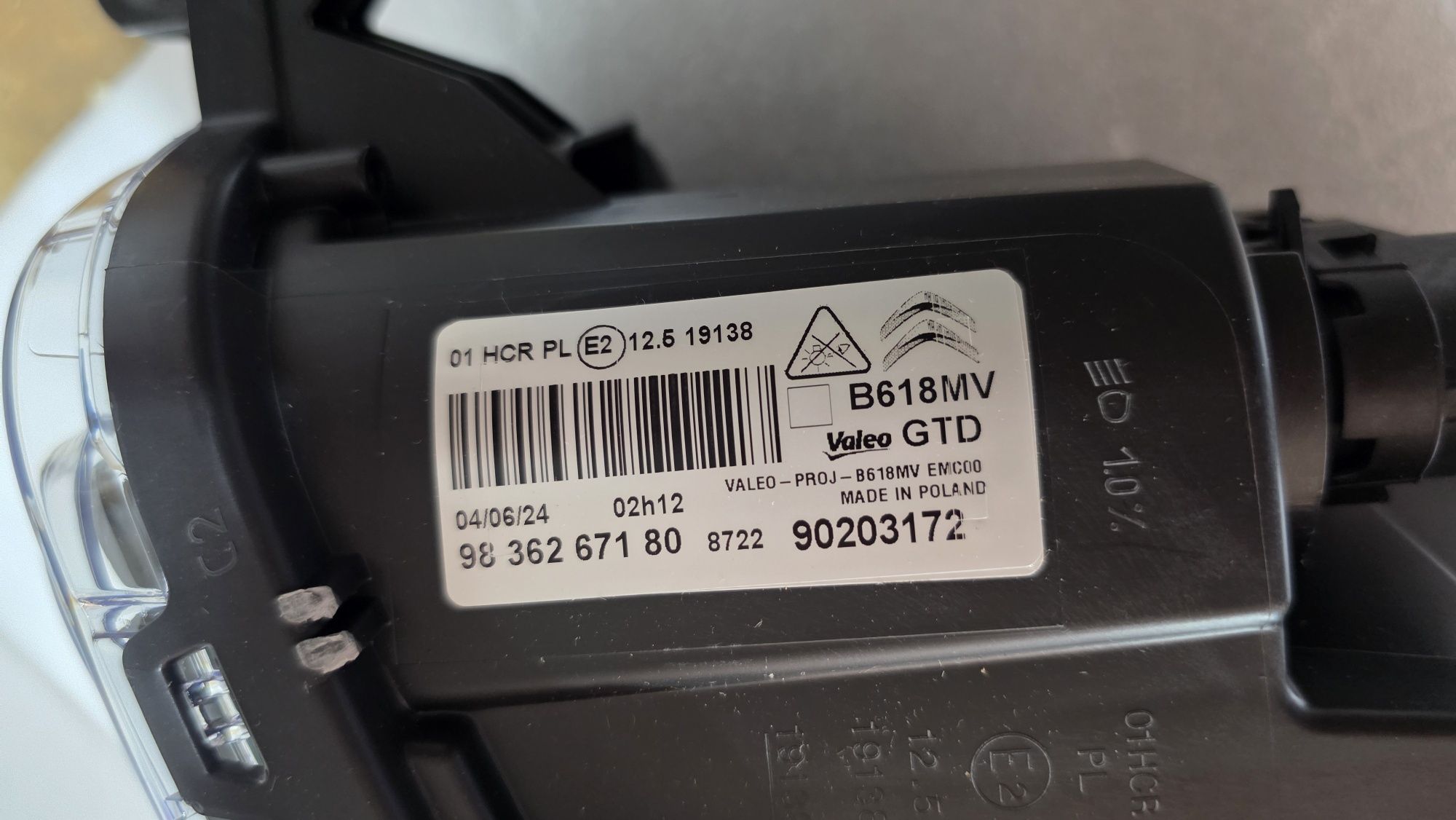 Lampa lewy przód lewa citroen c3 III 3 lift nowa oryginał ful led Eu