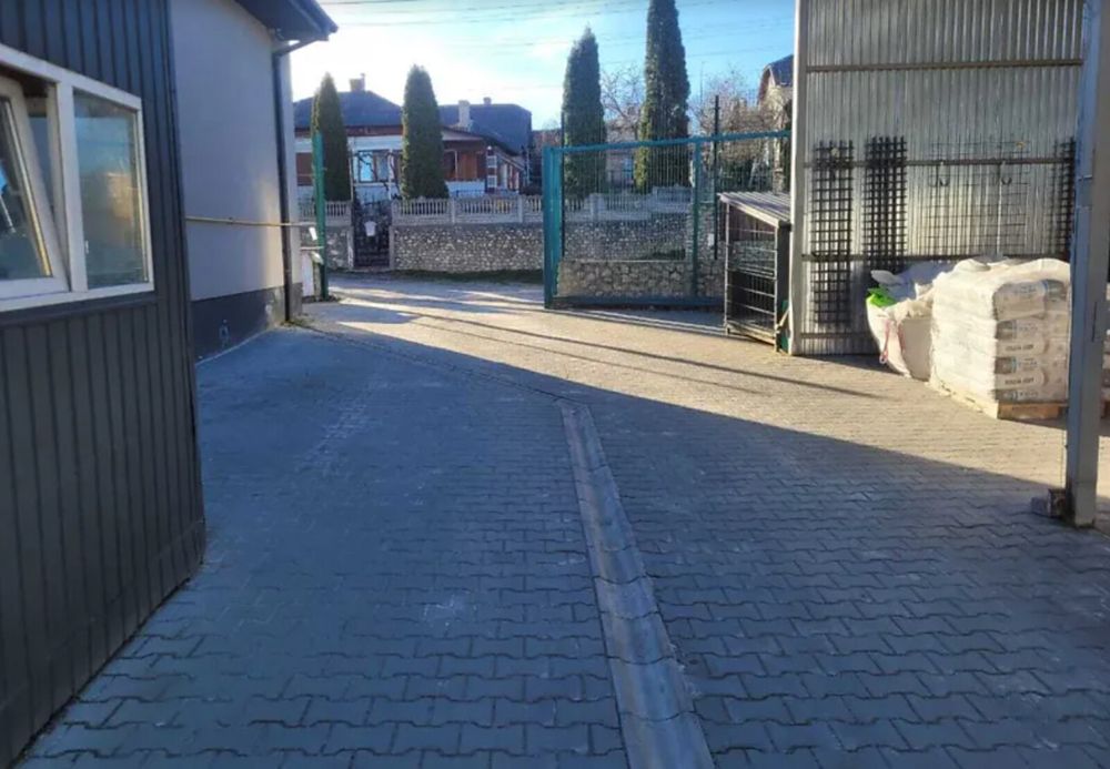 Продаж комерційного приміщення на вул. Шептицького, площа 130 кв.м