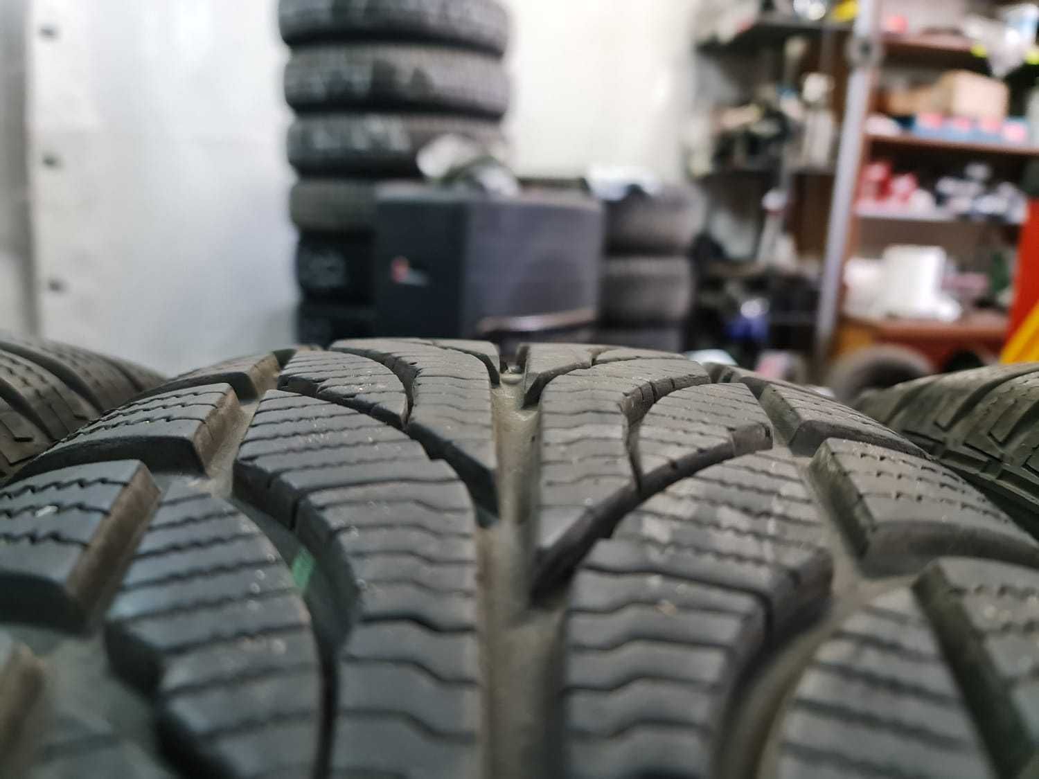 Opony PAXARO zima 4szt 215/60 R 16 H XL używane 1 sezon z końca 20 r.