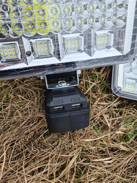 Прожектор Milwaukee та Dewalt Лампа Фонарь  Адаптер