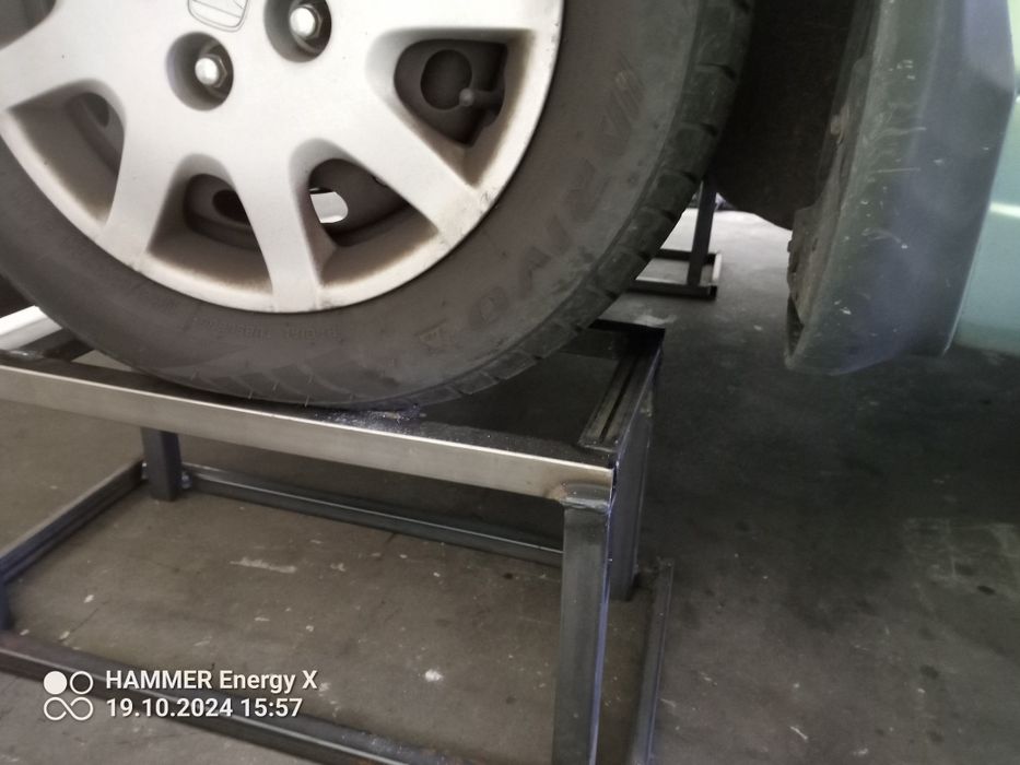 Najazdy samochodowe z wyciąganą drabinką