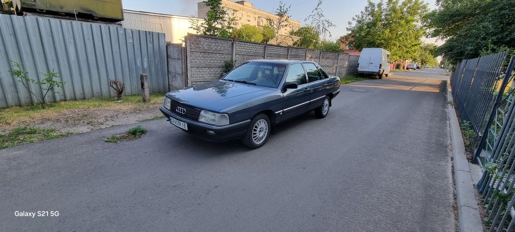 Продам Audi 100с3 г/б