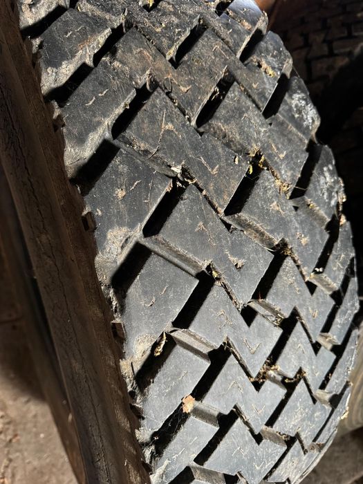Dunlop sp 352  295/80 R22.5