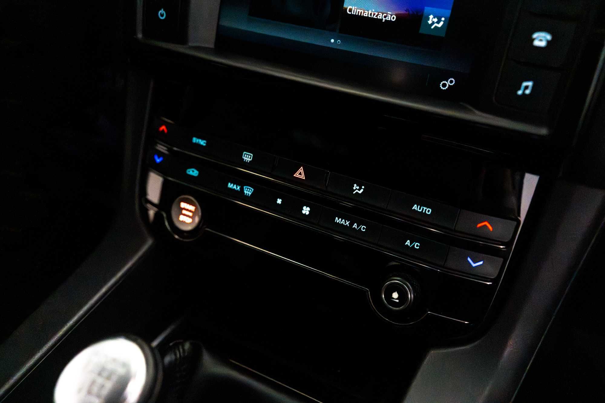 Jaguar F-Pace - 2.0 - Manual