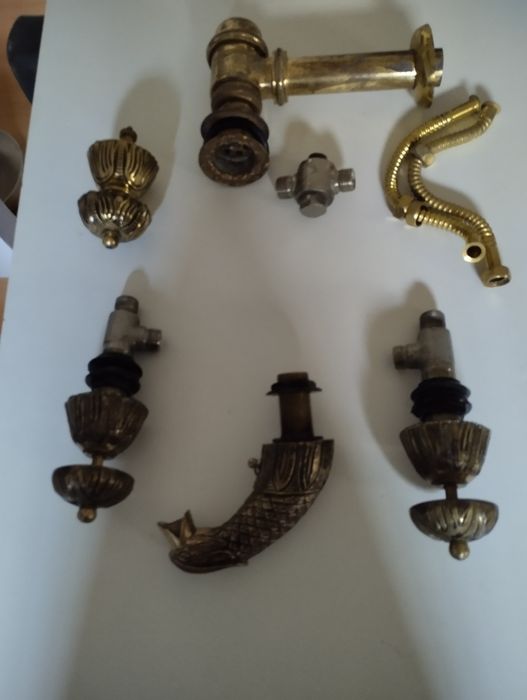 Torneiras antigas em latão