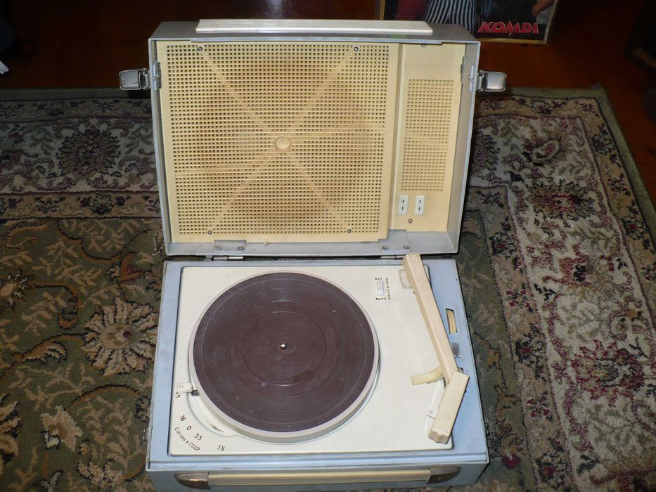 Stary Radziecki Gramofon KONCERTOWY 3 Sprawny Wkładka z Igłą OKAZJA !!