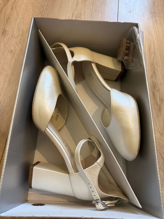 Buty ślubne marki Kotyl biała perła rozmiar 35