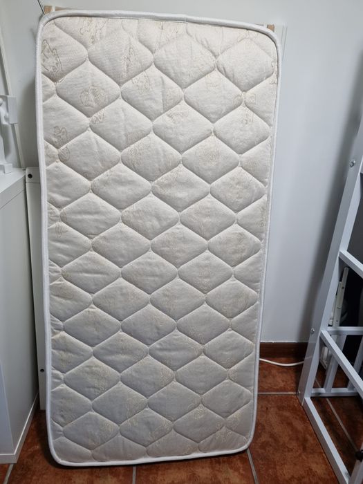 Cama bebé Ikea Branco