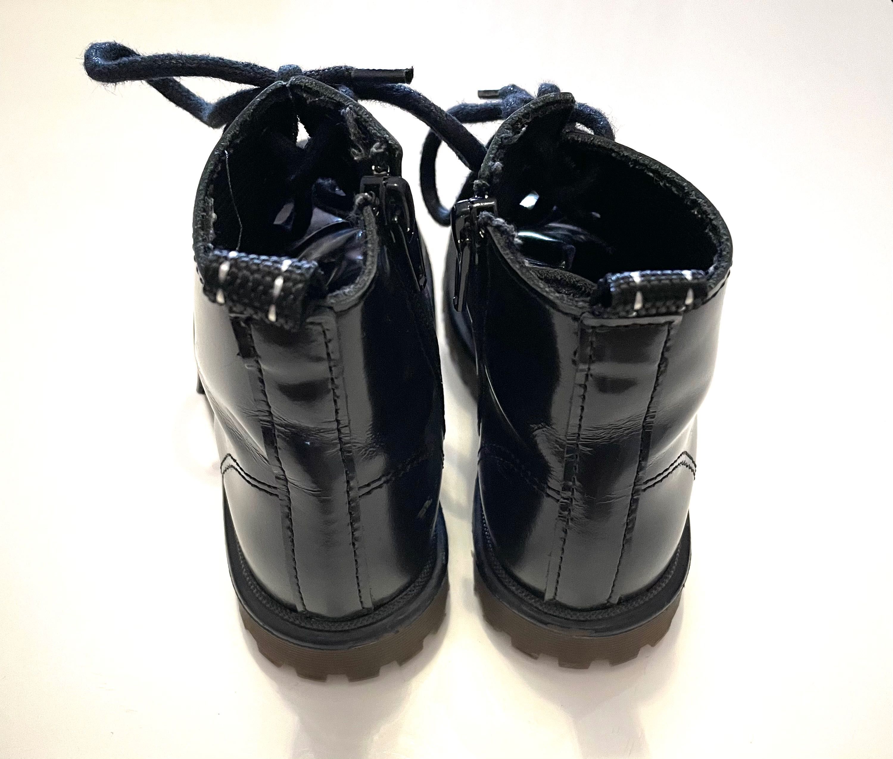 Botas verniz pretas com fecho lateral - tamanho 28 - como novas