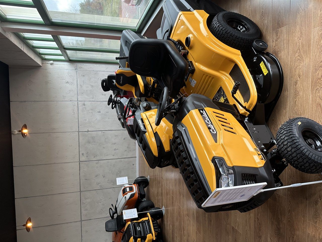 LT2 NR92 Traktor Ogrodowy kosiarka spalinowa z koszem Cub Cadet 2025