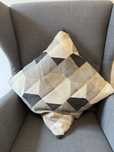 Almofada Ikea em tons de cinzento 50x50