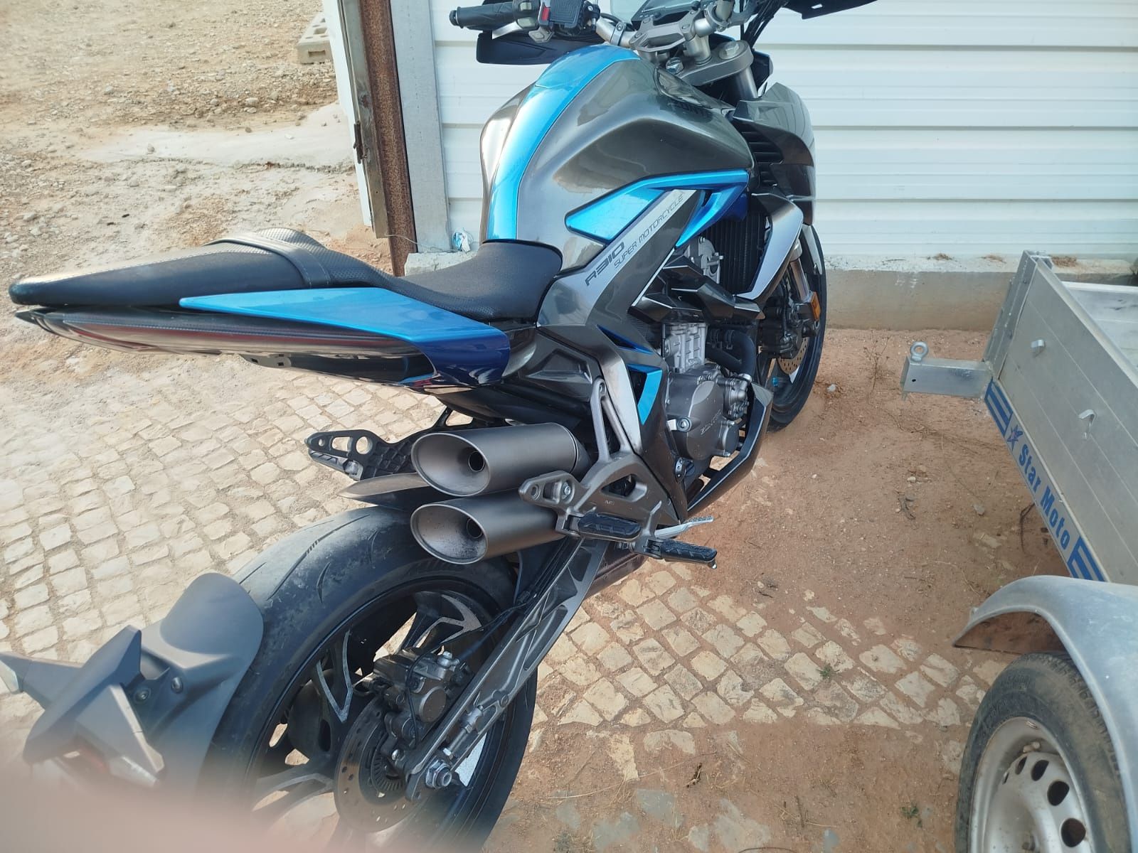 Moto zontes 300 semi-nova, vender rápido. Aberto a negociação.