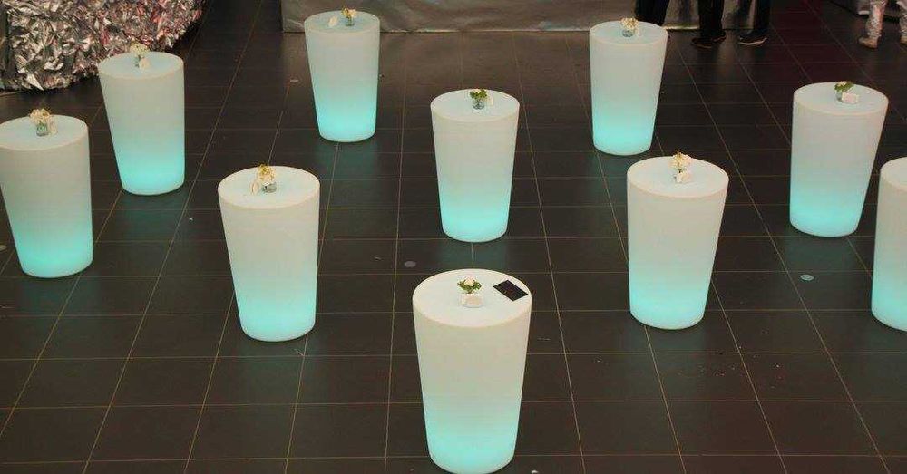 Mobiliario led bares e mesas
