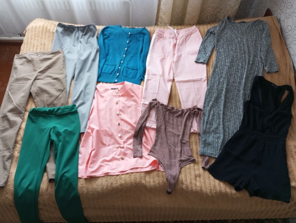 Пакет одежды на девушку/ женщину 42-44 р, штаны, кофты, куртка, платье
