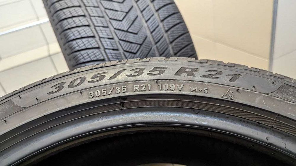 Шини 305/35 R21 109V Pirelli Scorpion Winter NO