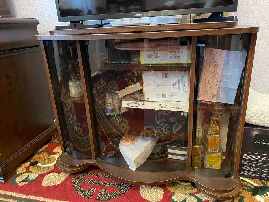 Продається підставка під техніку