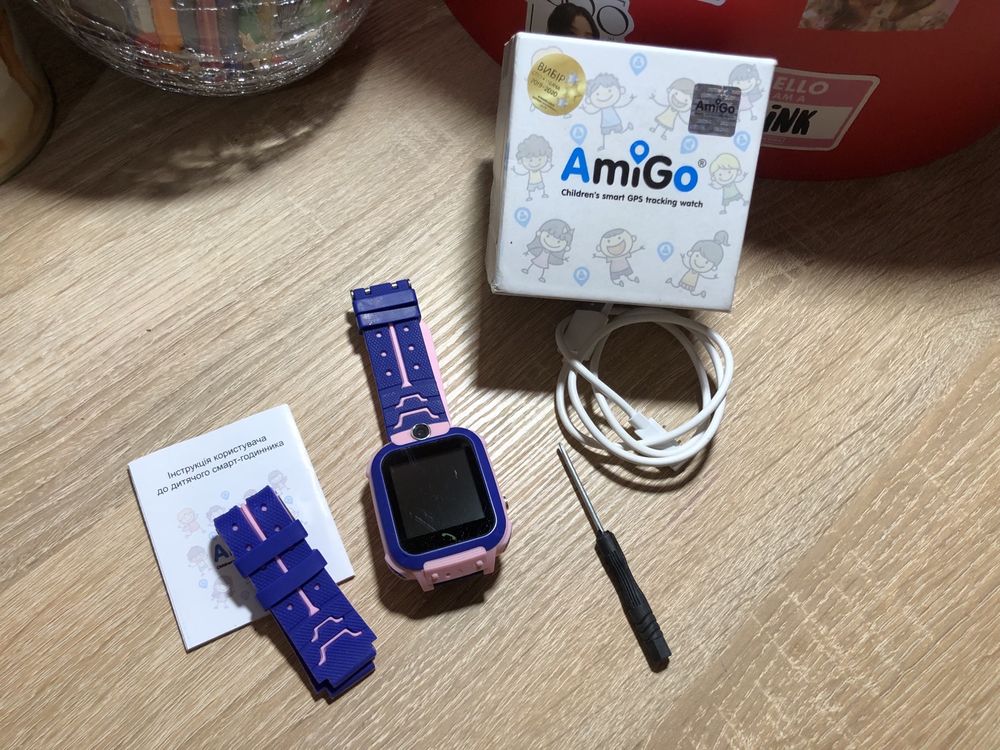 Дитячий смарт годинник AmiGo GO002