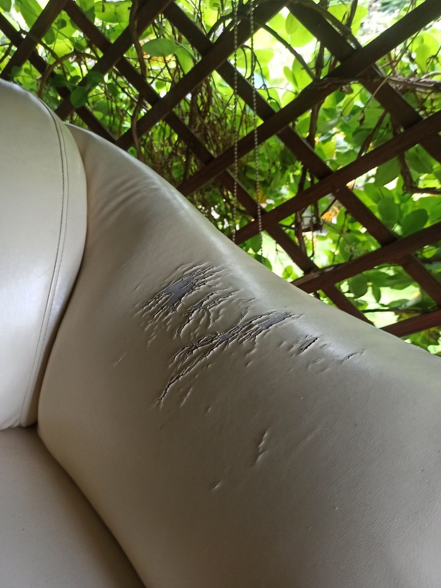 Sofa z eko skóry idealna na taras