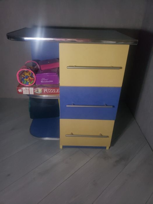 Продам меблі в дитячу кімнату.