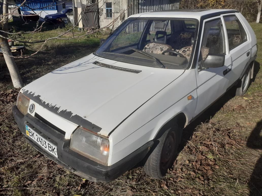 Розбираю шкода фаворит Skoda