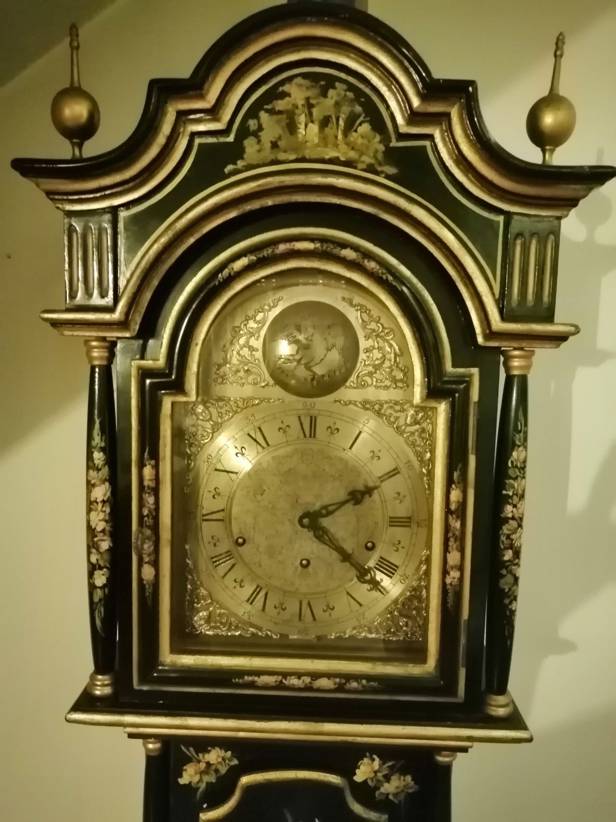 Relógio de pé antigo