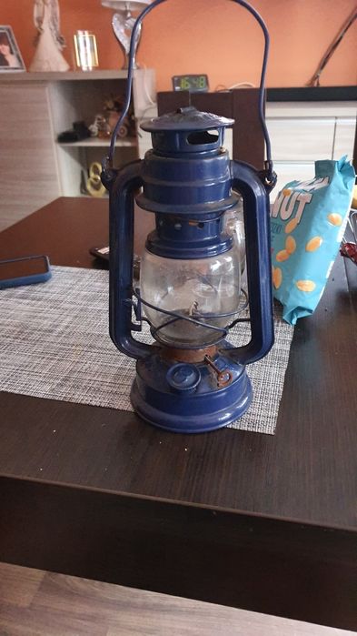Lampa naftowa z czasów PRL