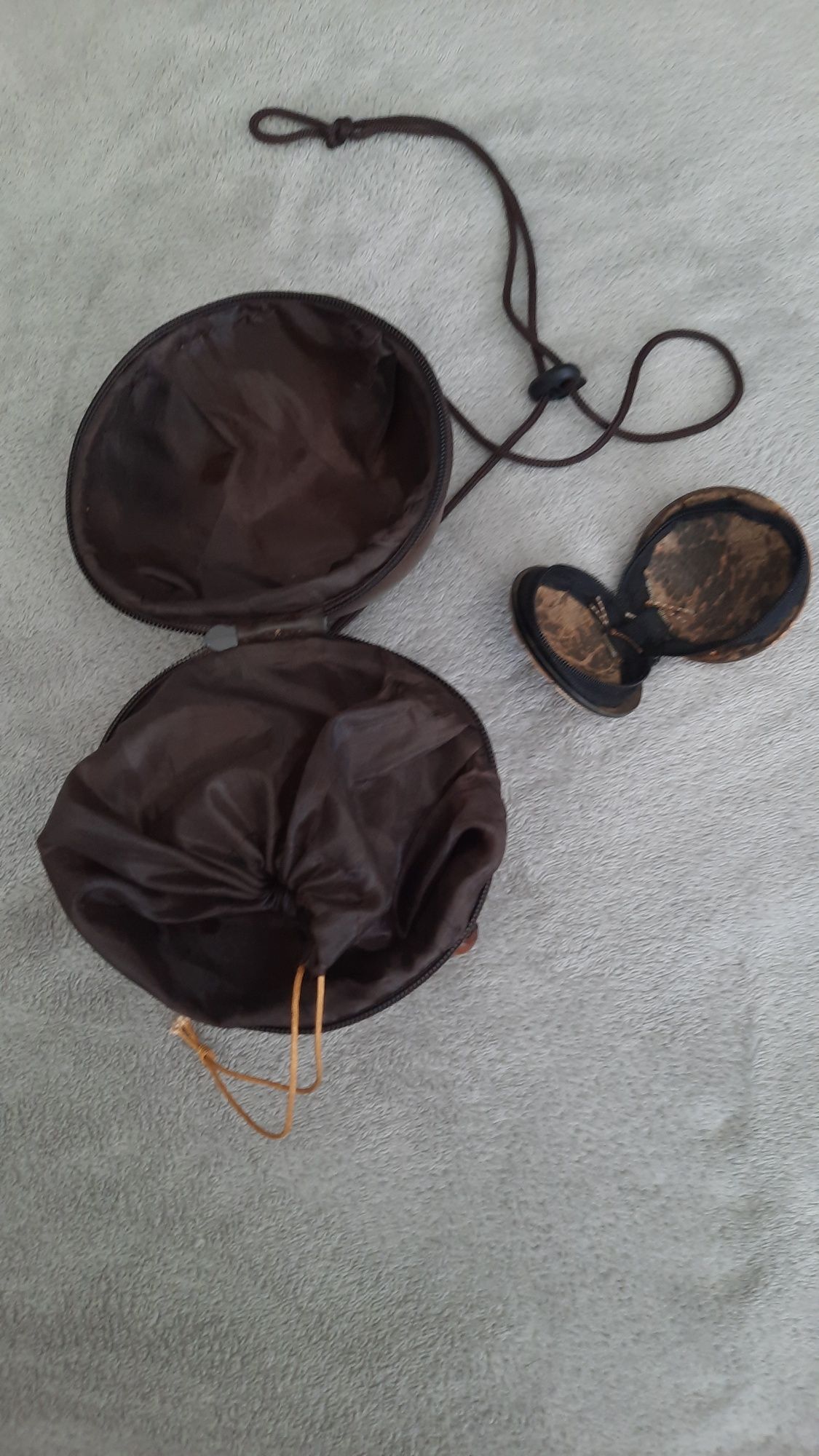 Bolsa e porta moedas de cocos
