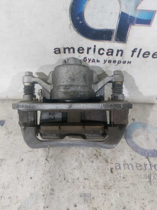 Honda Accord 18- Суппорт тормозной передний / задний