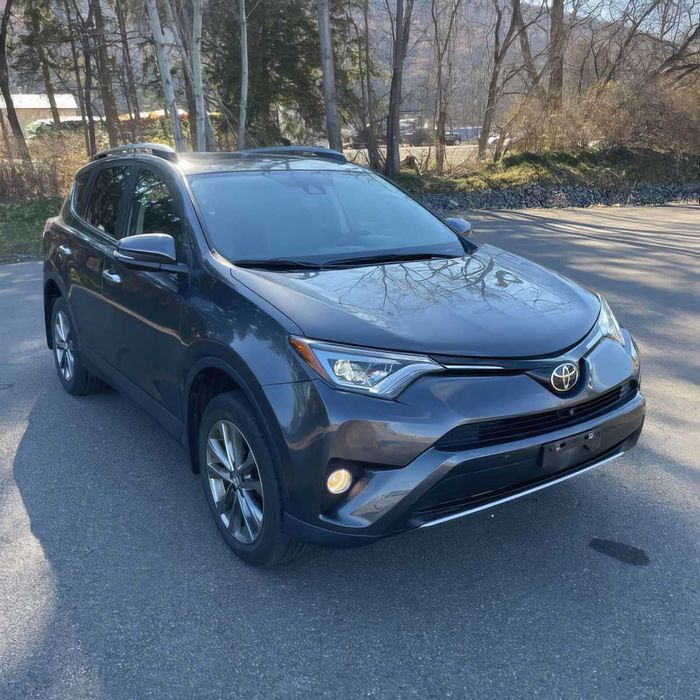 Toyota RAV4 Limited      2017