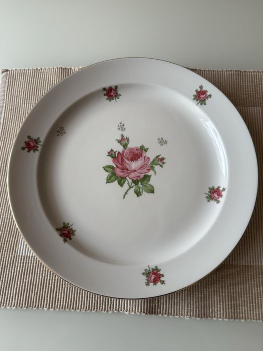 Фарфор из ГДР. Комплект столовой посуды