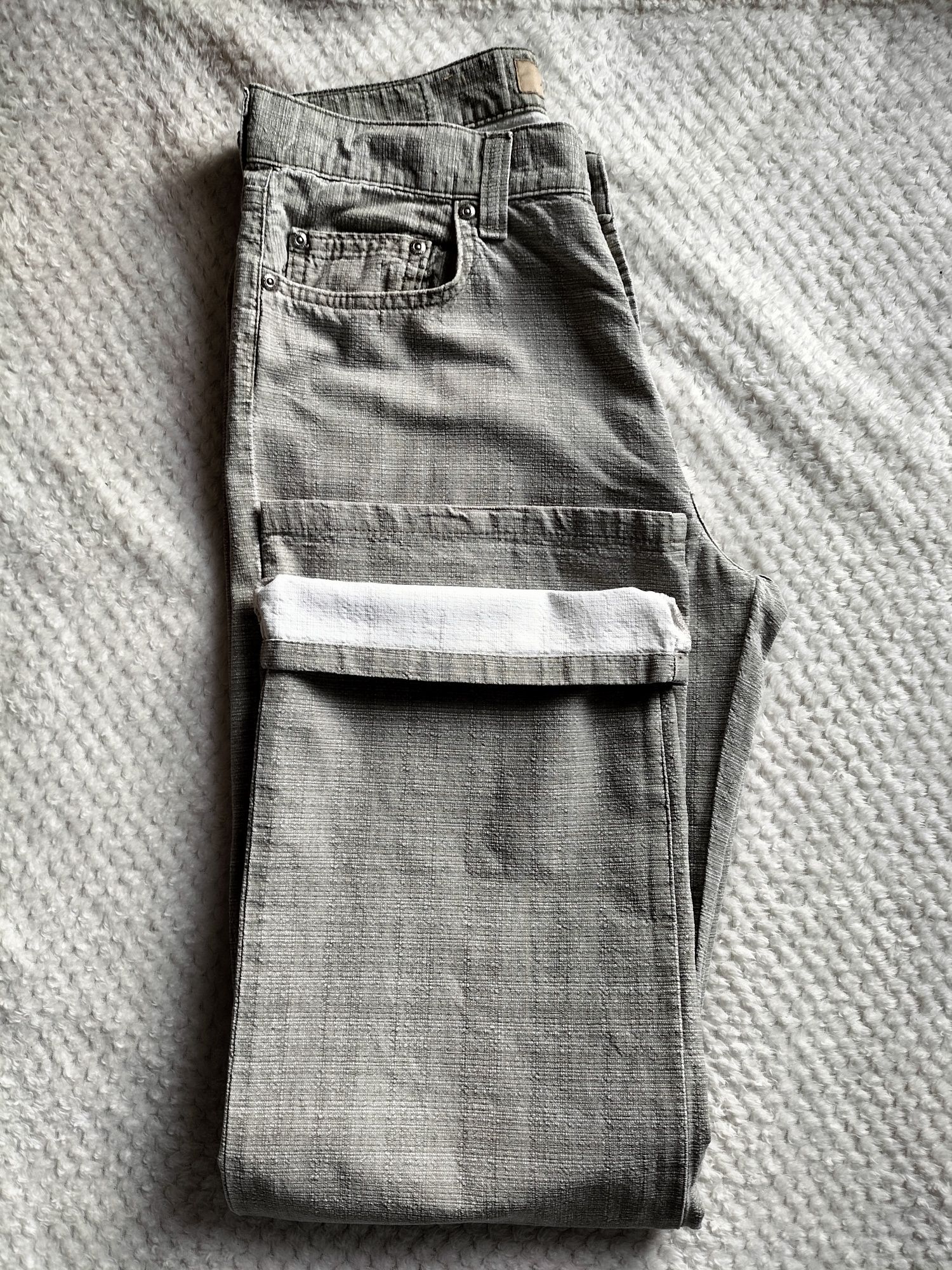 Klasyczne spodnie męskie casual proste cienki jeans dżins 32/34
