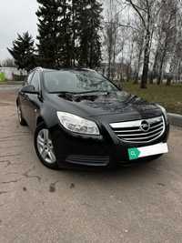 Терміново!!! Автомобіль opel insignia sport tourer