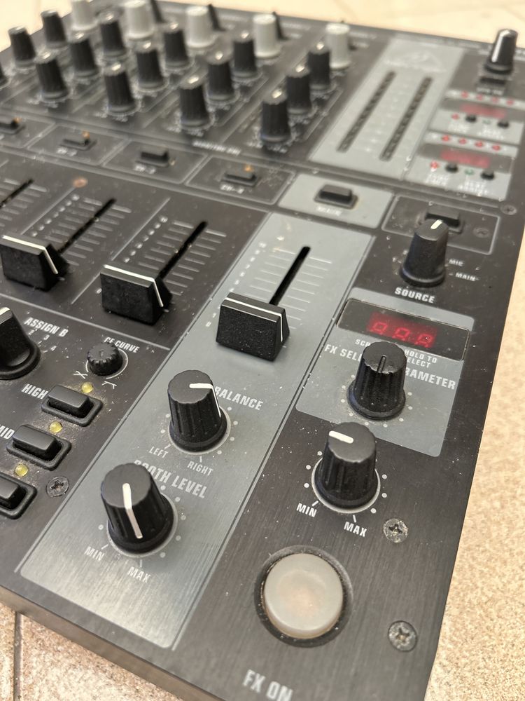 Mixer Behringer vendo ou troco