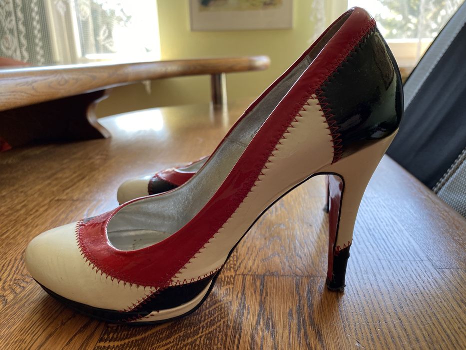 Badura szpilki obcas skóra lakierowana 39