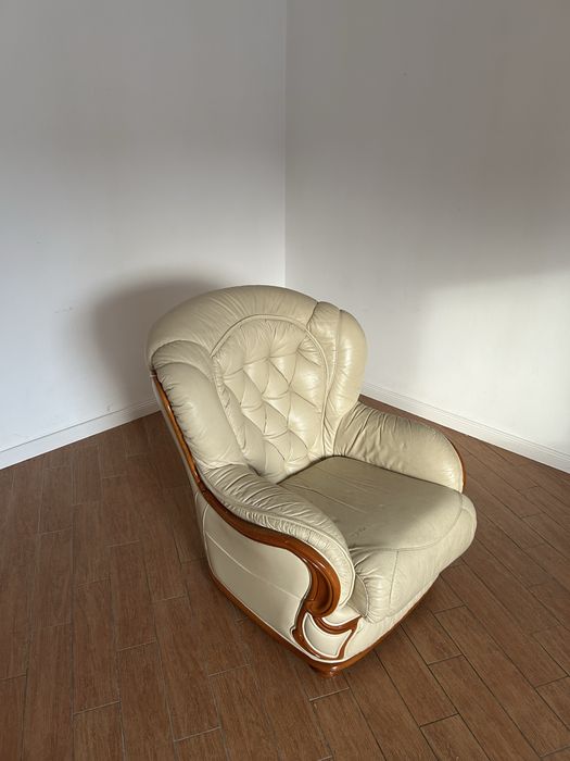 Wygodne skórzane meble oddam